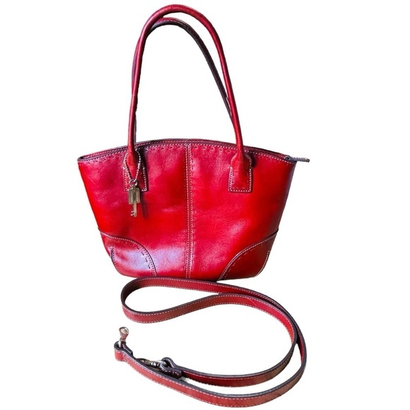 Fossil’s Vintage Genuine Crimson Red Leather Zip Cross Body Hobo Satchel, ZB9018 - Picture 4 of 16